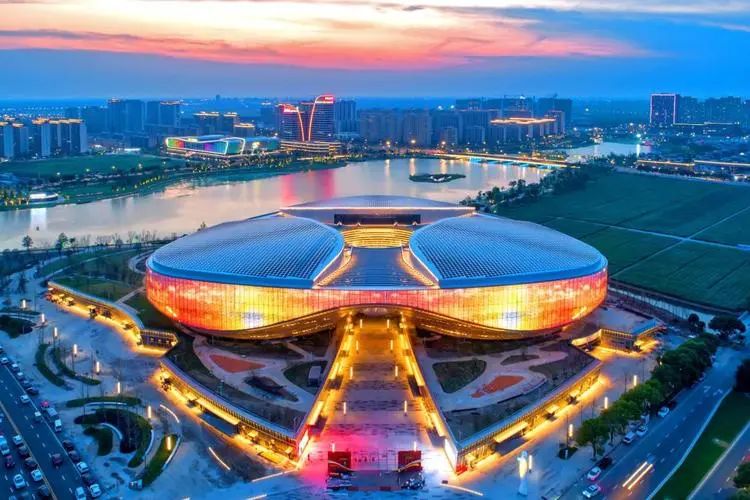 國(guó)家級(jí)工程獎(jiǎng)大滿貫！嘉興市文化藝術(shù)中心的燈光閃耀秀湖